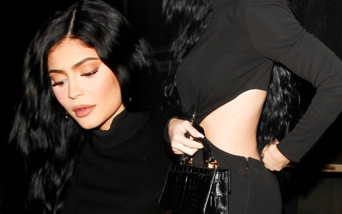 Czarny kombinezon Kylie Jenner – HOT?