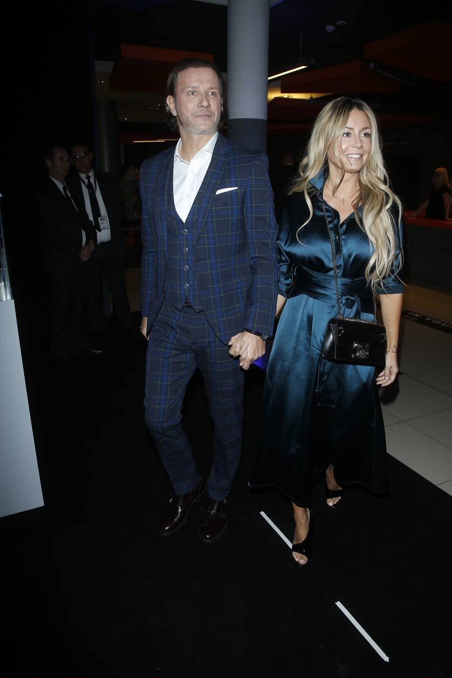 Sklejona grzywka, NIESKROMNE dekolty i dziwaczne kreacje! GWIAZDY na ściance