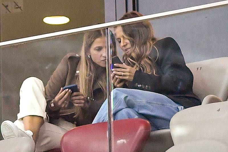 Mecz Polska-Holandia: Anna Lewandowska wierna fanka męża, Joanna Kurska i Jacek Kurski