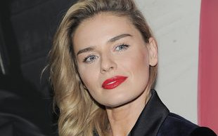 Natasza Urbańska z uporem promuje kolekcję swoich ubrań FOTO