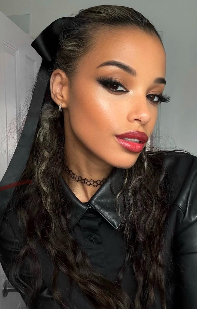 Instagram/ @ellabalinska