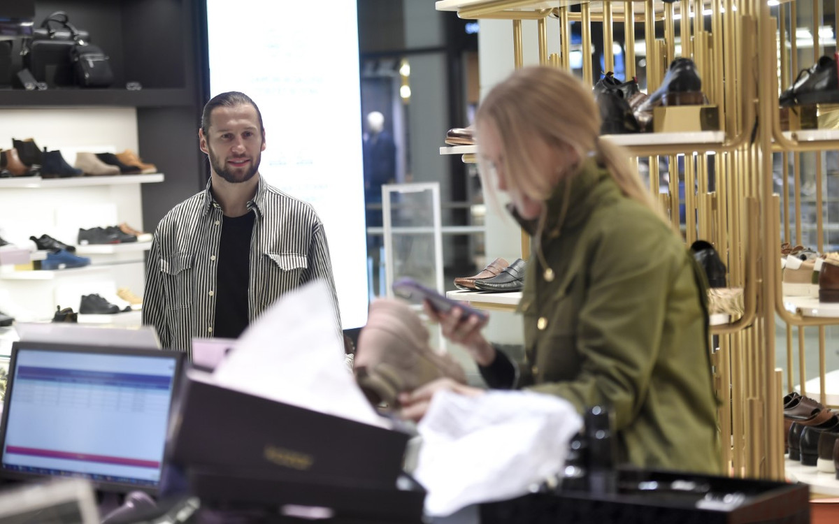 Elegancki Krychowiak szaleje na zakupach