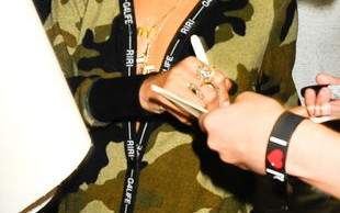 Chris Brown i Rihanna rozstali się przez dziecko!