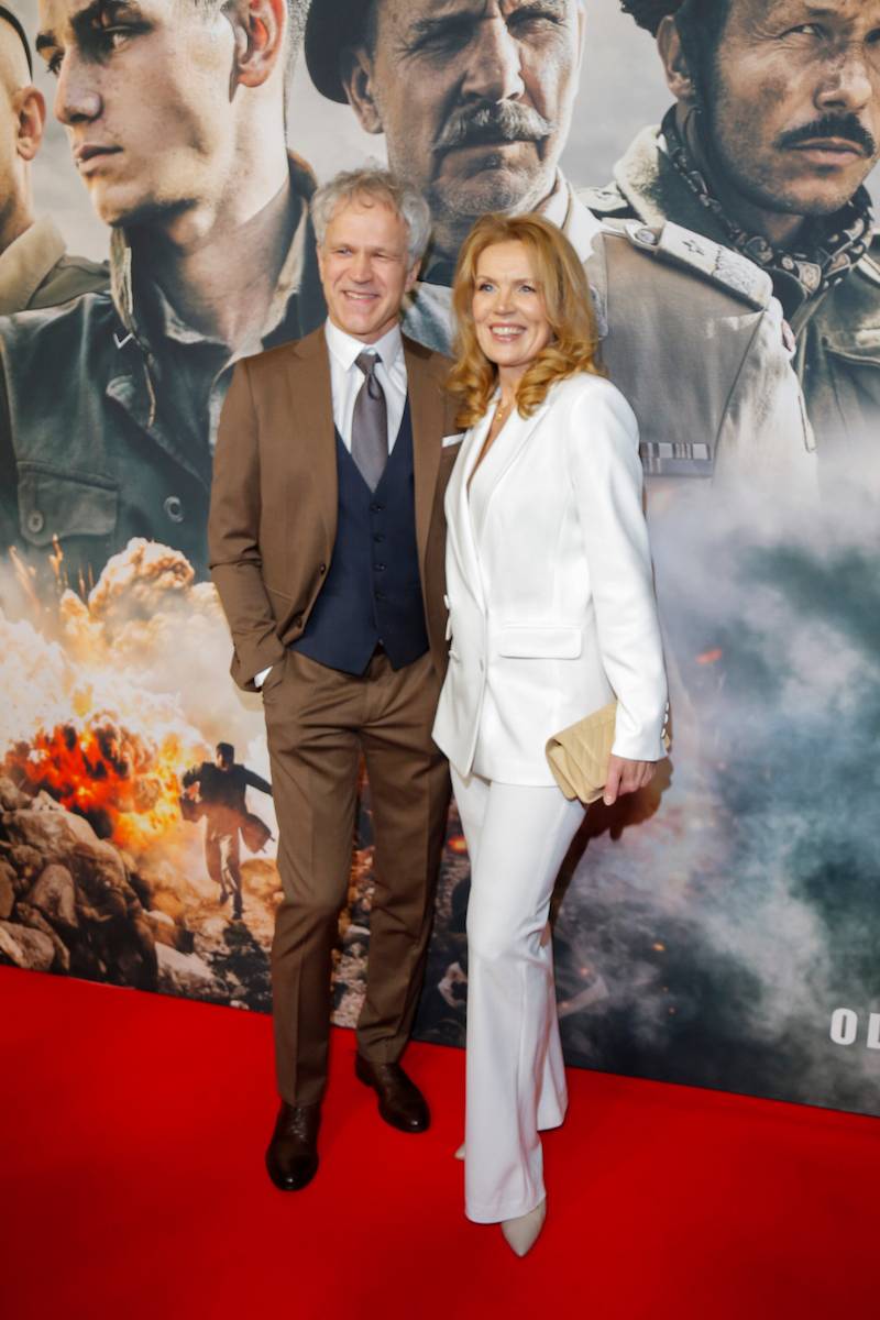 Premiera filmu “Czerwone maki”: Niezadowolona Helena Englert, Boczarska i Banasiuk, Maria Dębska…