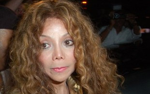 Paris nosi koszule ojca, Blanket płacze, a Prince…