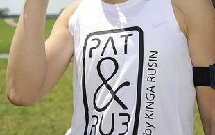 Czy wyobrażacie sobie Kingę Rusin leżącą na leżaku? (FOTO)