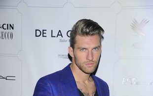 Może zamiast do The Voice powinien był pójść do Top Model?