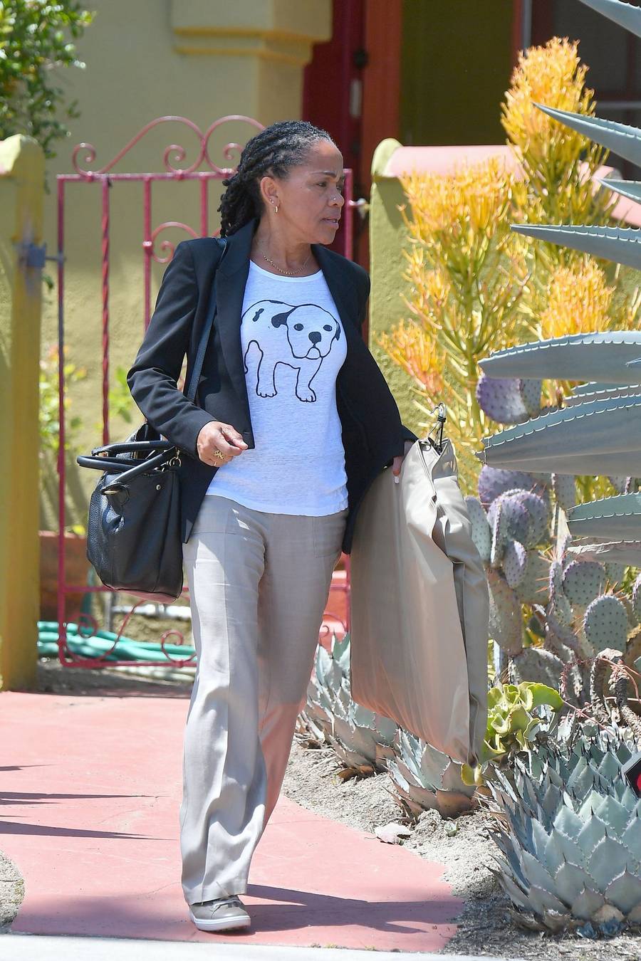 Meghan Markle ma naturalnie MOCNO KRĘCONE włosy