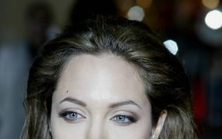 Angelina Jolie umiera