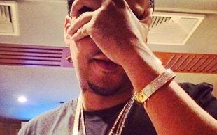 Tajemnicza kobieta w łóżku French Montany