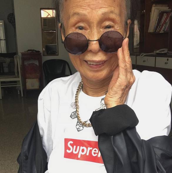 Ta 88-letnia kobieta ubiera się modniej OD CIEBIE!