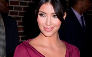 Pięknie czerwona Kim Kardashian