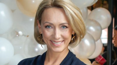 Anna Kalczyńska pokazała rodzinne zdjęcia, a fani nie mogę oderwać oczu od jednej osoby: “Mama to petarda”