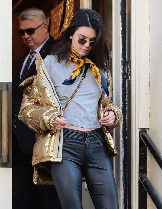 KTOŚ robił wszystko, by Kendall Jenner potknęła się na wybiegu