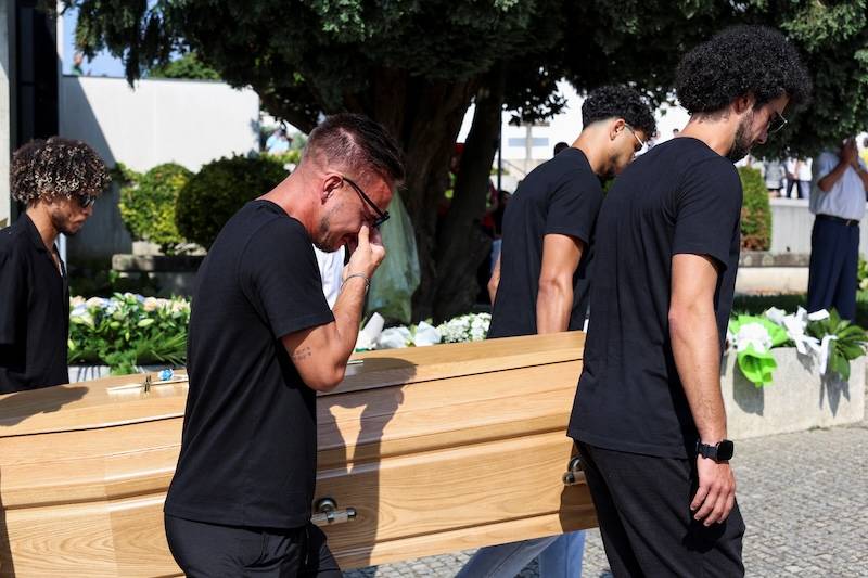 Pogrzeb Diogo Joty i brata André Silvy. Żałobnicy w rozpaczy!