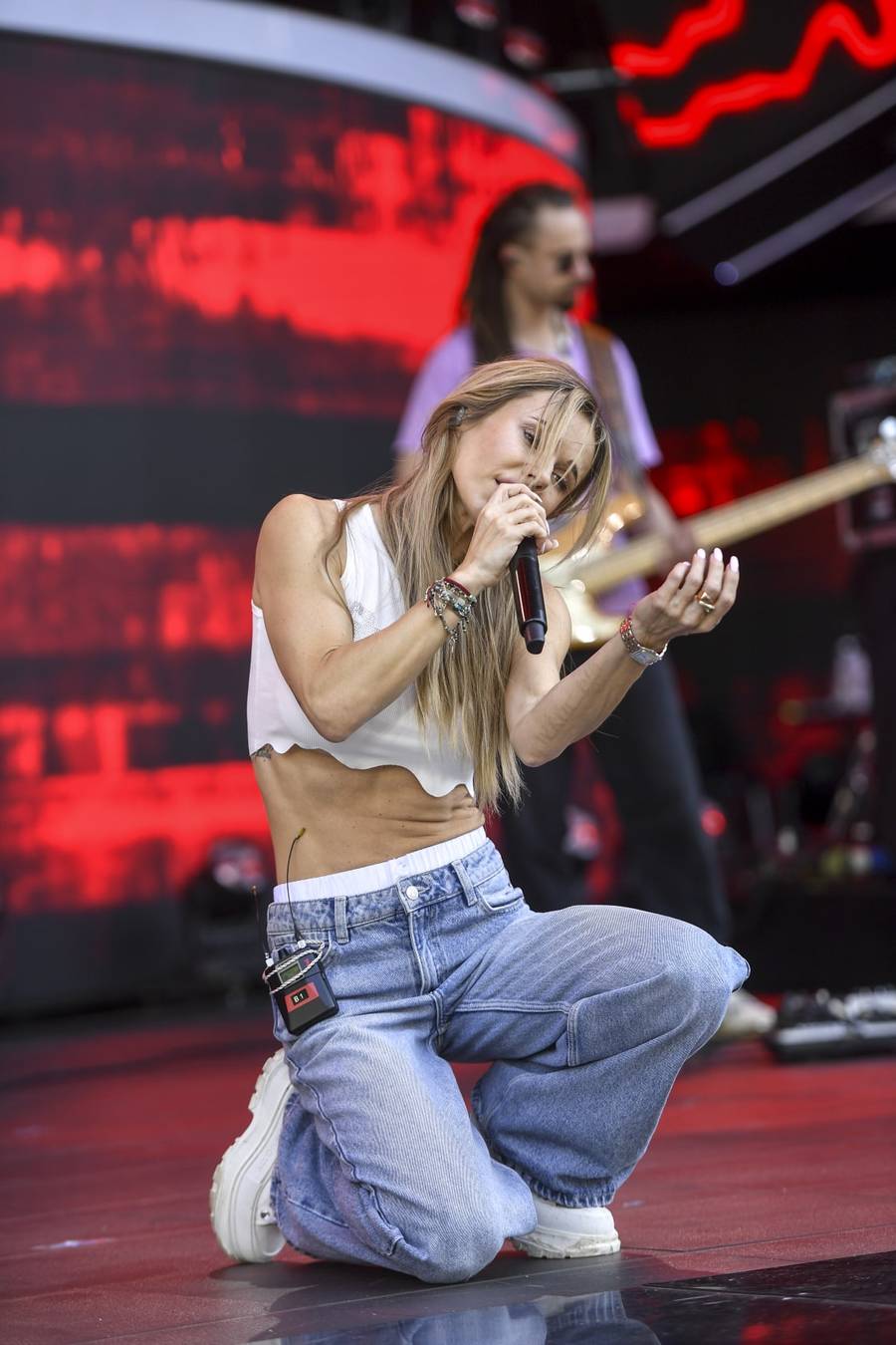 Doda mknie na próbę 62. KFPP w Opolu! Na scenie wyeksponowała umięśniony brzuch (FOTO)