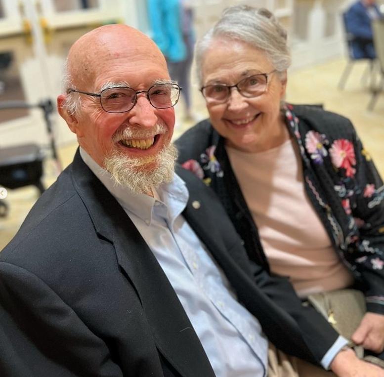 Nie żyje ojczym Kristin Davis