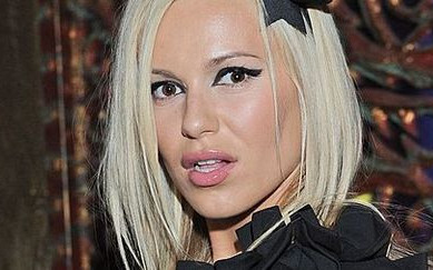 Opuchnięta Doda mówi o nowej płycie