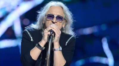 Tym zajmuje się nieślubny syn Markowskiego. Piotr to przeciwieństwo ojca