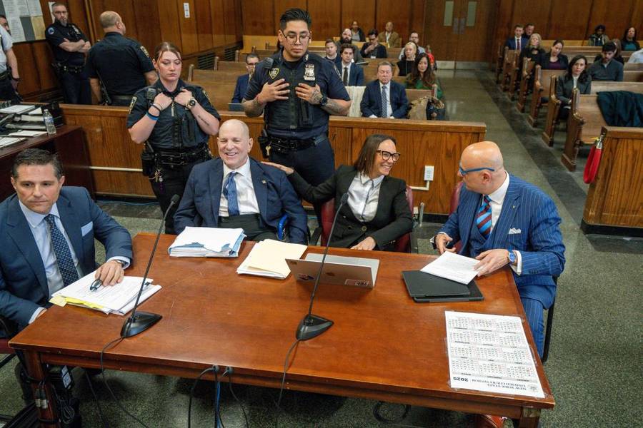 Hollywoodzki producent znów stanął przed sądem. Humor dopisywał mu jak nigdy (FOTO)