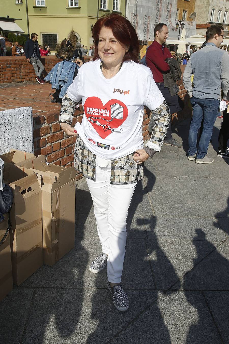 Gwiazdy PRZYKUWAJĄ się łańcuchami do psiej budy (ZDJĘCIA)