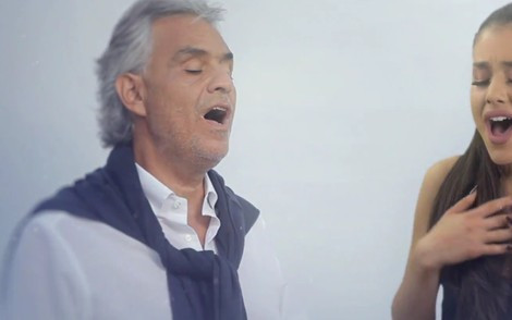 Ariana Grande śpiewa z Andreą Bocellim (VIDEO)