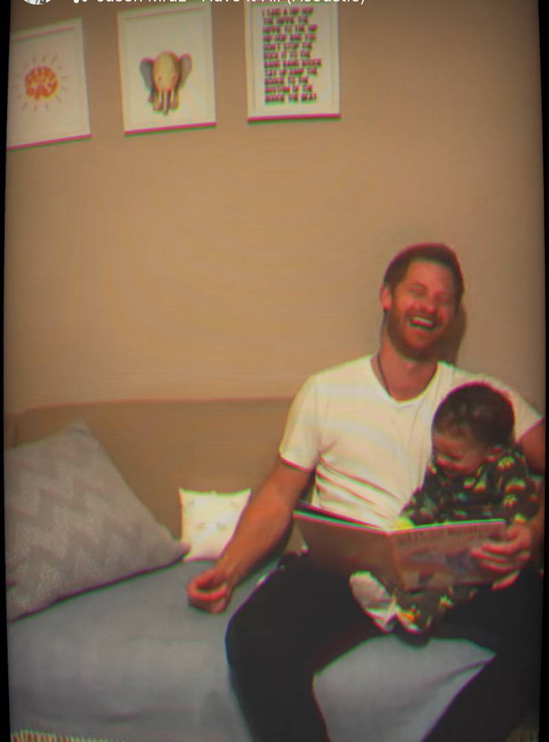 Takim ojcem jest książę Harry. Meghan pokazała prywatne nagrania z okazji Dnia Ojca