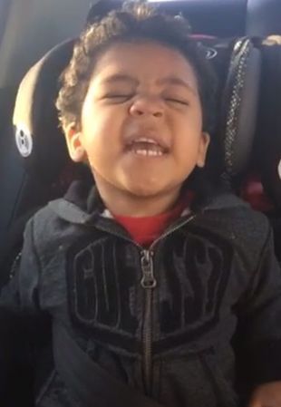 cos-01-toddler-drunk-in-love-de-R1