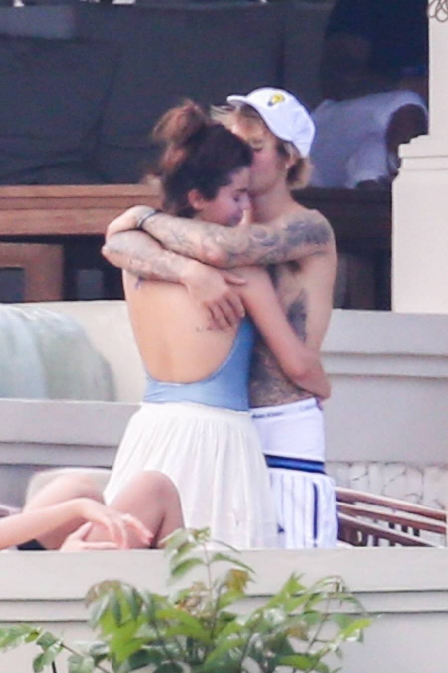 Justin Bieber z Seleną Gomez i z Hailey Baldwin