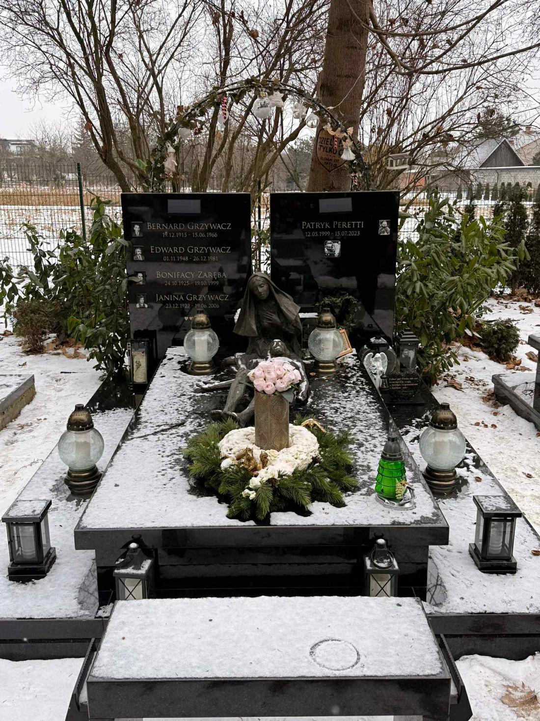 Grób Patryka Peretti, fot. Kozaczek Exclusive