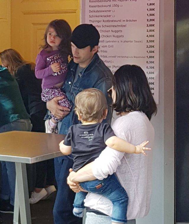 Mila Kunis i Ashton Kutcher zamiast w pięciogwiazdkowym hotelu…