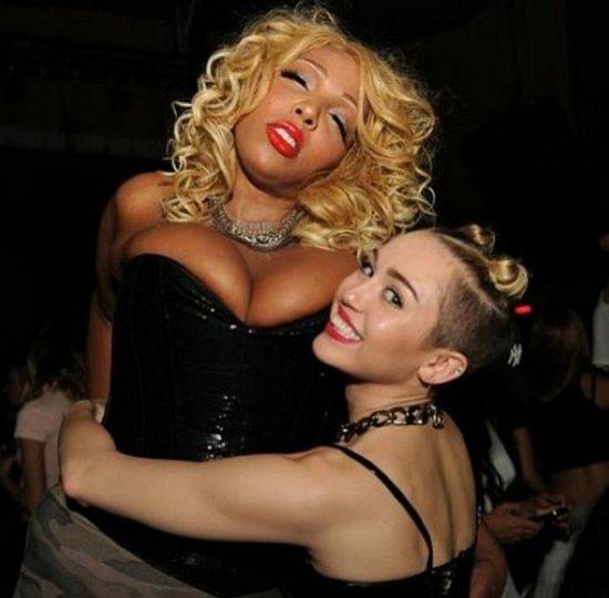 Ashley Amazon – matka twerkania