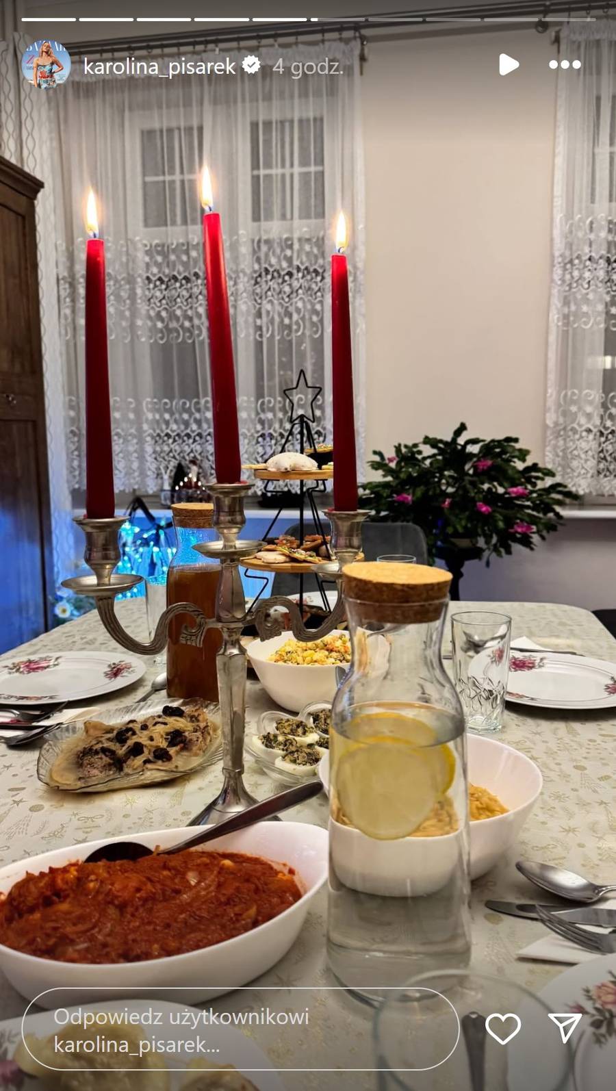 Święta 2024: Jak wyglądały wigilijne stoły gwiazd? Kayah na bogato, Tomaszewska postawiła na czerwień, Zborowska skromnie (FOTO)