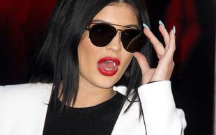 Kylie wydała 2 miliony dolarów, by upodobnić się do Kim!
