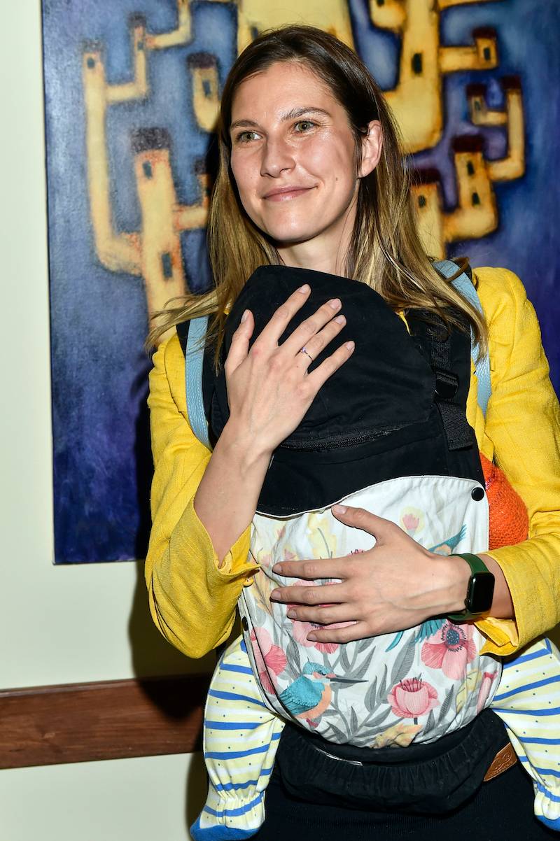 13. urodziny Teatru Kamienica. Para aktorów zabrała ze sobą kilkumiesięczne dziecko