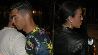 Cristiano Ronaldo z rodziną na kolacji. Georgina wyglądała świetnie w opiętych jeansach (ZDJĘCIA)