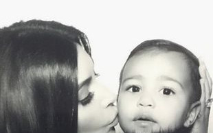 Kim Kardashian nie śmieje się, bo boi się zmarszczek