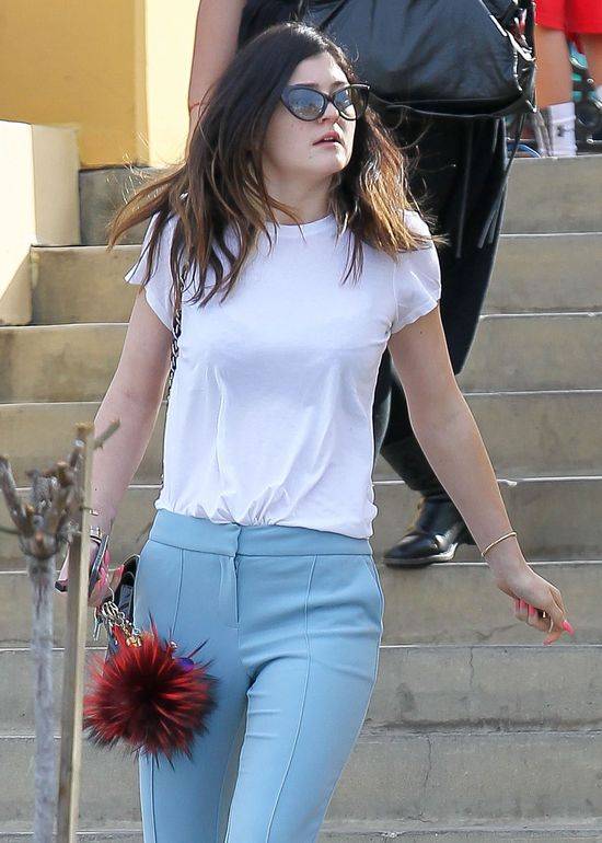 Usta Kylie Jenner przedmiotem internetowego sporu