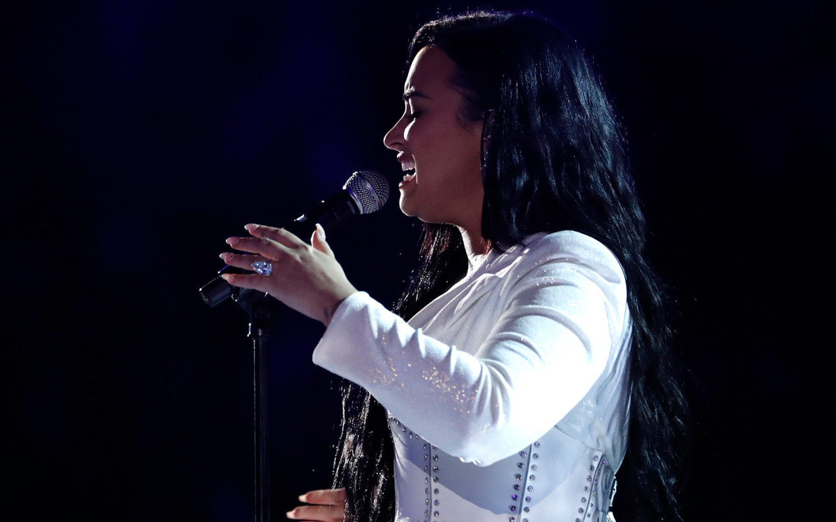 Pierwszy występ Demi Lovato od czasu ODWYKU!