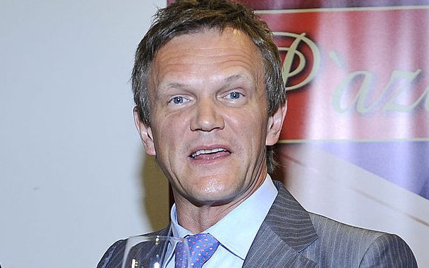 Dody nie chcieli, przyjęli Pazurę