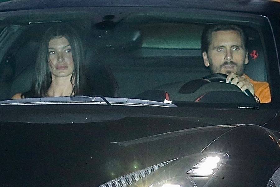 Scott Disick z tajemniczą dziewczyną w samochodzie