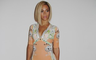 Beyonce chowa krótką fryzurę pod peruką (FOTO)