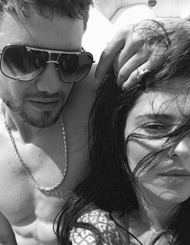 Cheryl pokazuje umięśniony brzuch zaledwie 5 miesięcy PO PORODZIE!