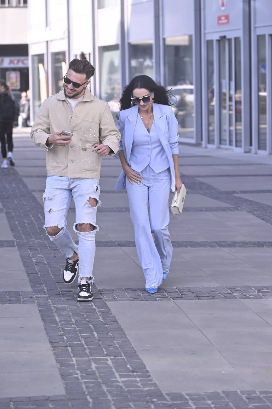 Justyna Steczkowska i Leon Myszkowski mkną na otwarcie sklepu HDREY! Artystka pojawiła się w obłędnej stylizacji (FOTO)