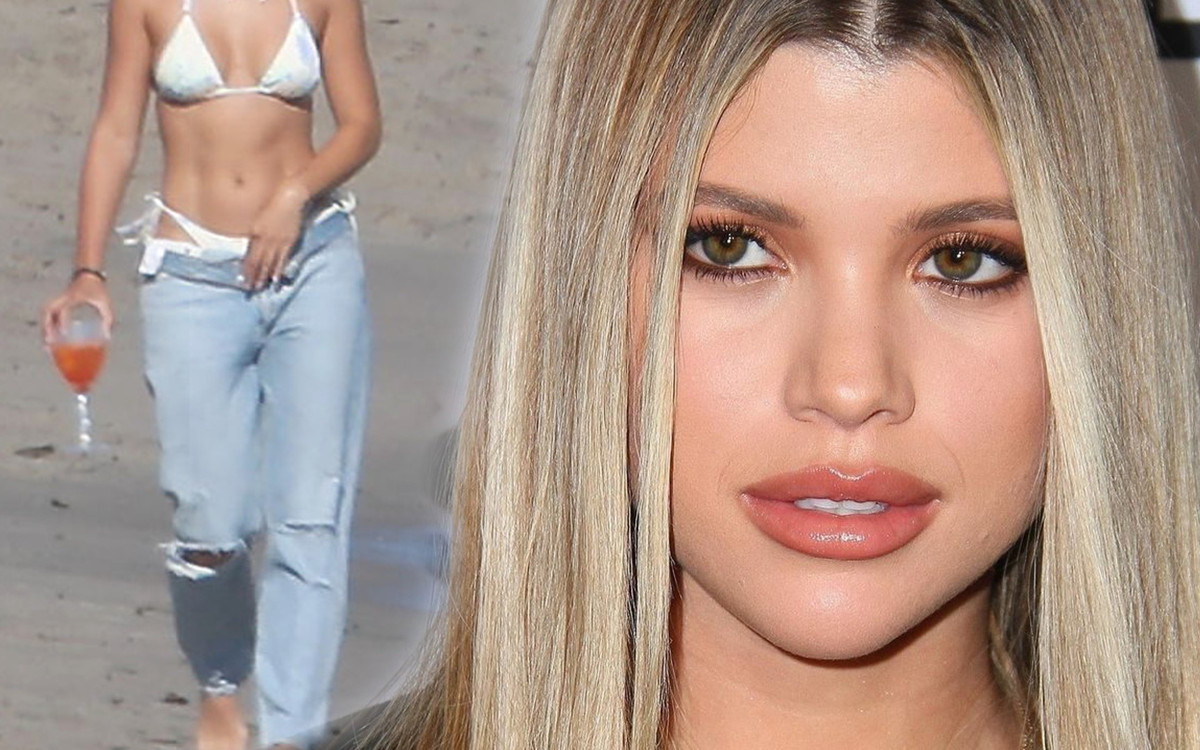 Zrelaksowana Sofia Richie sączy drinka na plaży – co za CIAŁO! Po zerwaniu przesiaduje na siłowni?