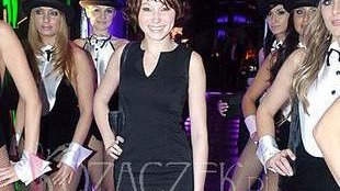 Karolina Borkowska tańczy na rurze