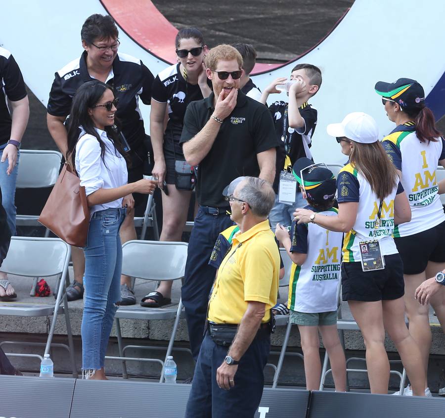 Przyszłej KSIĘŻNEJ NIE WYPADA się tak ubierać? (ZDJĘCIA)