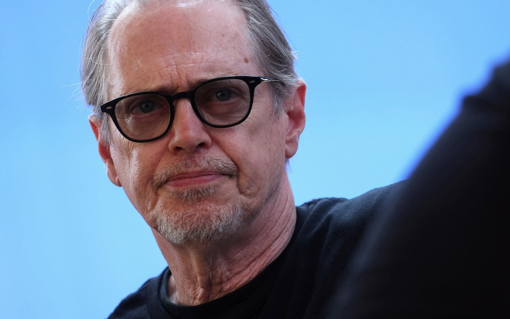 Steve Buscemi dotkliwie pobity w Nowym Jorku. Sprawca jest poszukiwany