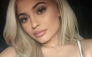 Wydałam fortunę na kosmetyki od Kylie. To był BŁĄD MOJEGO ŻYCIA