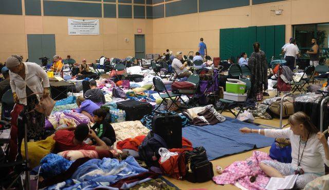 Huragan Irma jest już 40 km od Florydy (ZDJĘCIA+VIDEO)